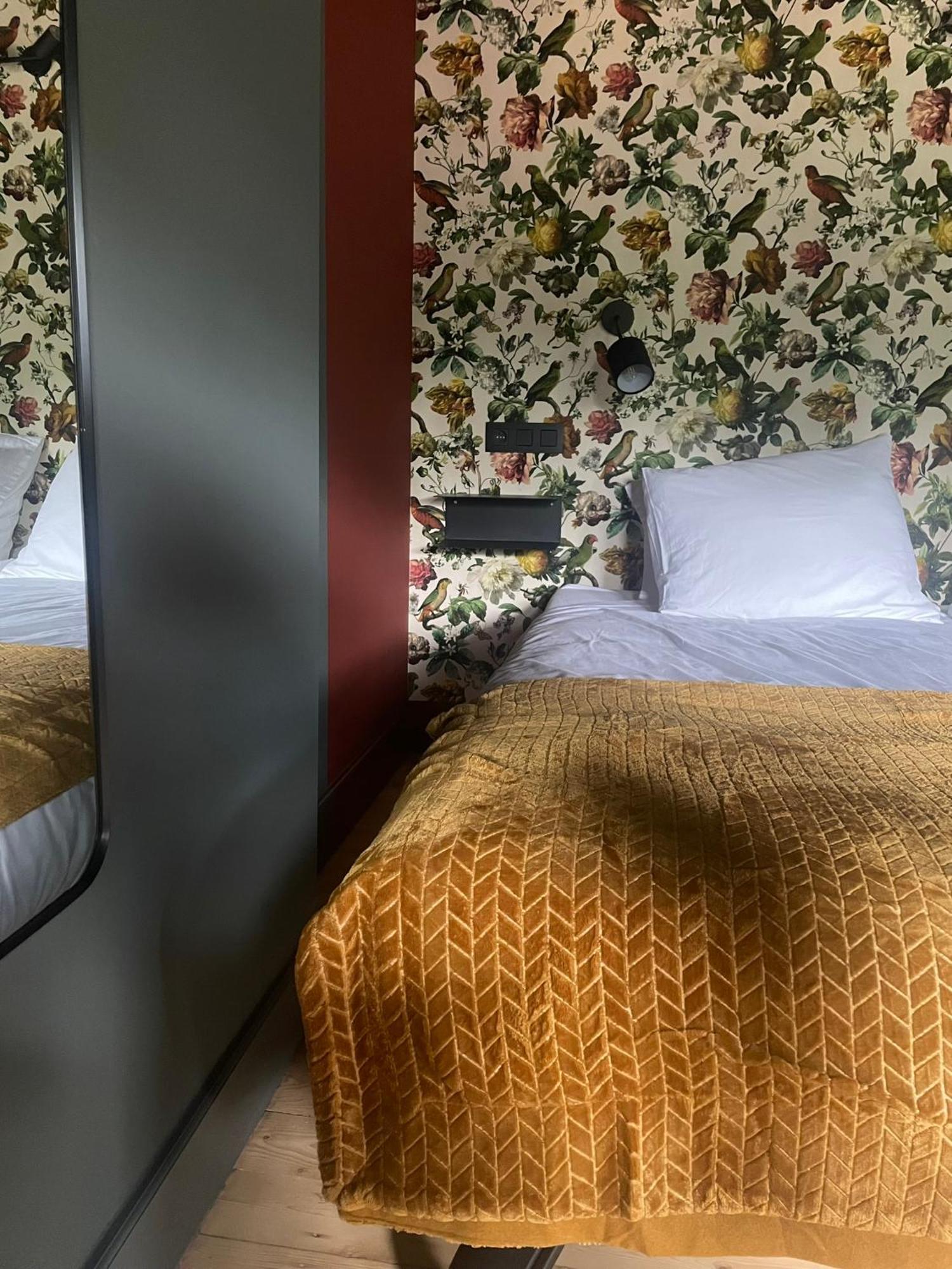 B&B Het Notarishuis - Authentiek Verblijf Nabij Maastricht Voeren Exterior photo